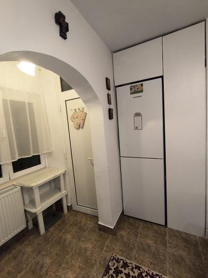 Apartament decomandat cu 2 camere | pivniță | Piața Rahova | Mobilat și utilat |