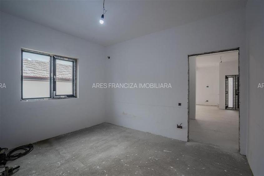 VILA  VOLUNTARI,4 CAMERE,3 BAI,154 MP,TEREN 193 MP - 10