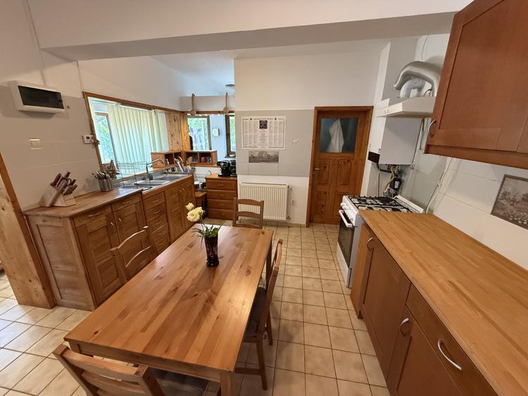 Bolintin Deal, central, vila P+1E+M, teren 1509mp, utilitati, acces facil