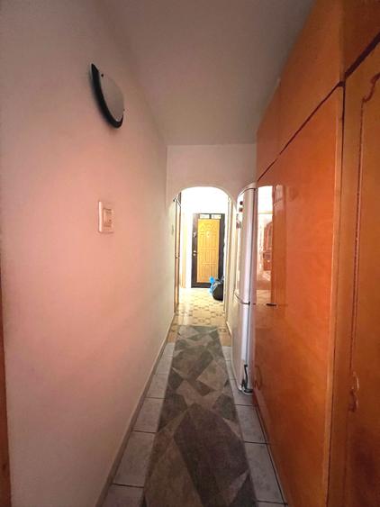 Apartament 3 camere 68mp Bradet -garaj langa bloc Pret 88.000eur neg