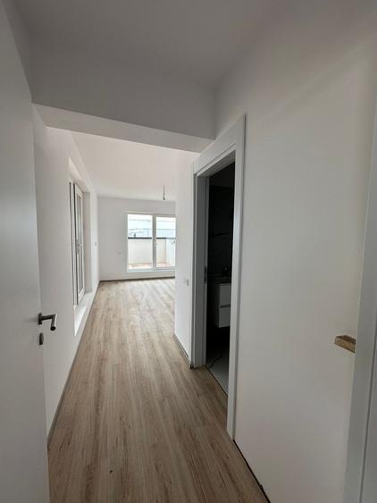 Apartament cu 3 camere decomandat-85 mp-3 minute de metrou Berceni