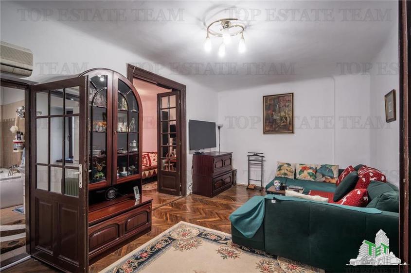 Vila de vanzare - Zona Victoriei | Pretabil birouri, clinica sau rezidential