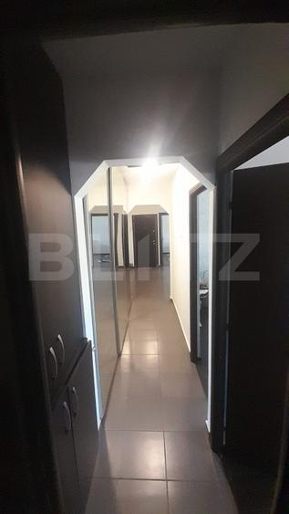 Apartament 3 camere, 68 mp, zona Micro 11