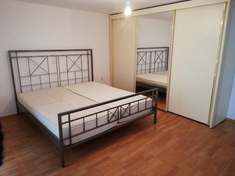 Vand vila 8 camere zona centrala