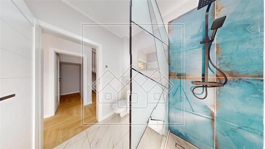 Casa individula de vanzare, teren mare, 4 camere, la cheie, zona buna