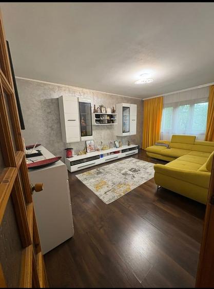 Apartament 3 camere FRUMOASA, decomandat, mutare RAPIDA