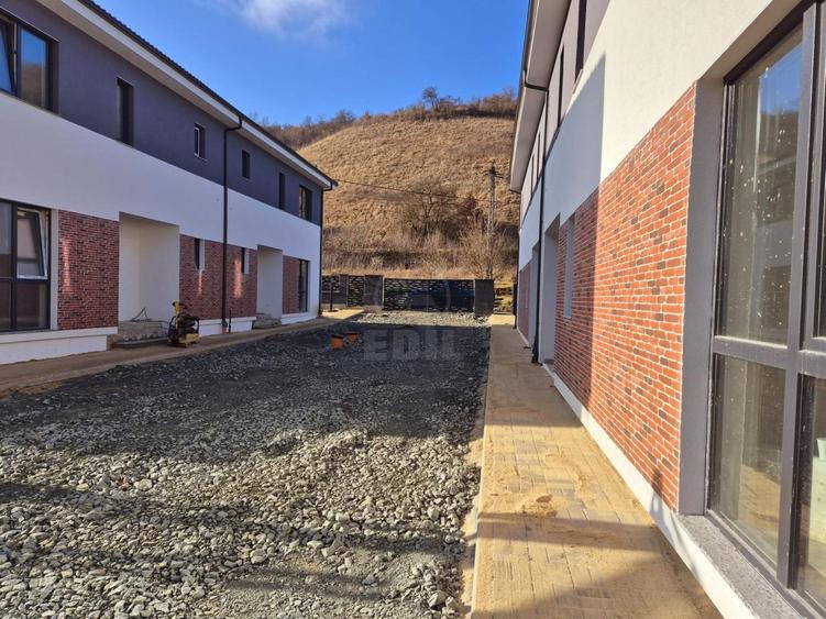 Duplex nou, semifinisat, în ansamblu rezidențial cu parc privat