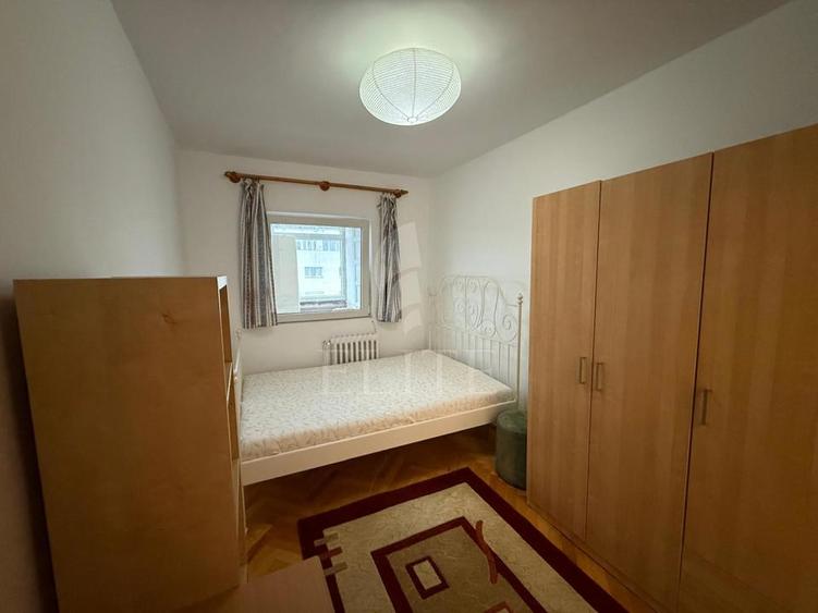 Apartament 3 camere în zona PIATA ZORILOR