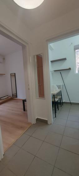 Universitate - Garsoniera decomandata in inima orasului, metrou la scara