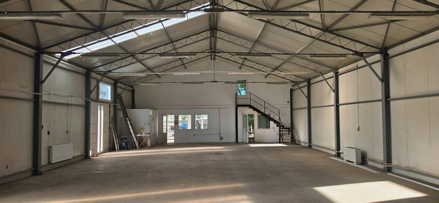 Hală cu birouri de închiriat – cartier Nufărul-H0035