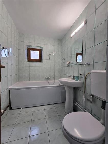 Zimbru - Tigarete, 3 camere decomandat 81mp, bloc din 91