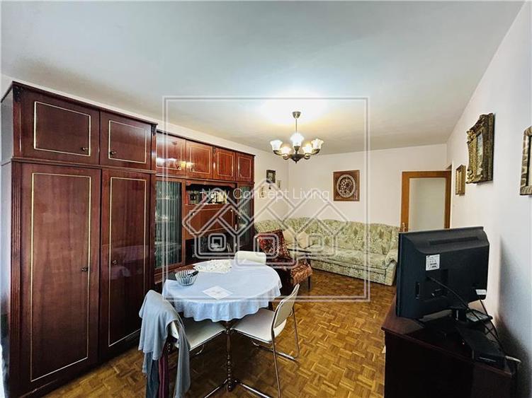 Ap cu 3 camere, balcon, Zona Strand, la cheie, zona buna - 6
