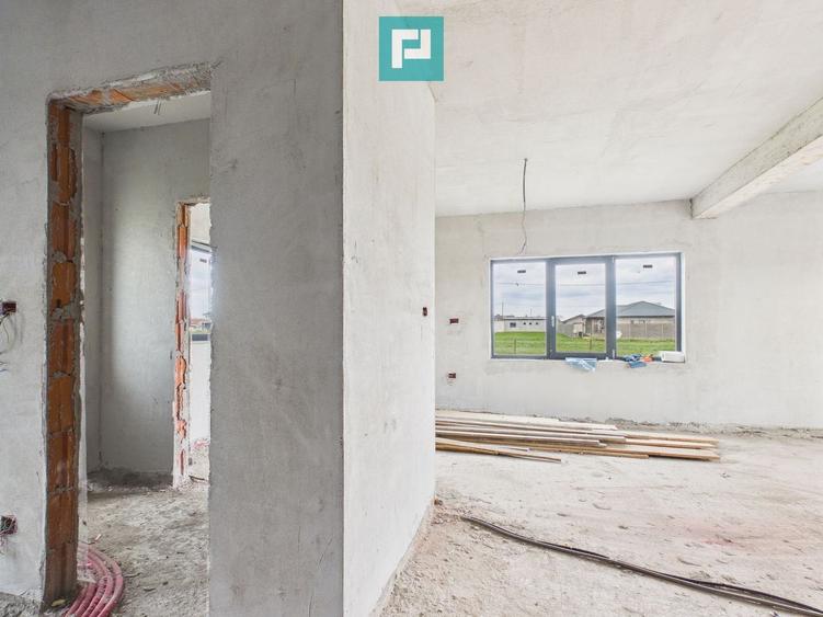 Casa nouă la roșu în Zimandcuz