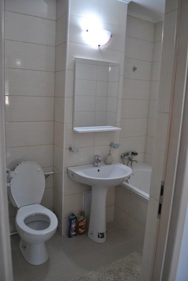 Apartament 2 camere decomandat, zona Dacia, gaze