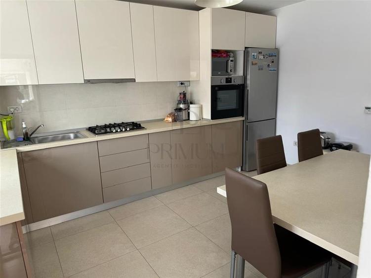 Duplex superb - mobilat - utilat - toate utilitatile - carport.