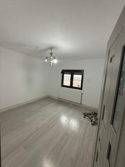 2 DECOMANDATE renovat, etajul 2, centrala, termopan,52mu, Pompieri