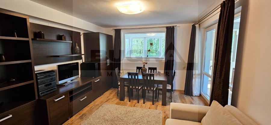 Apartament de 2 camere, decomandat, 73mp, parcare, zona Trifoiului
