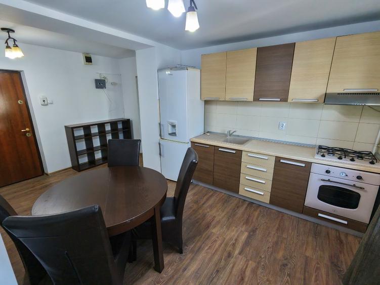 🏡 De închiriat | Apartament 3 camere
