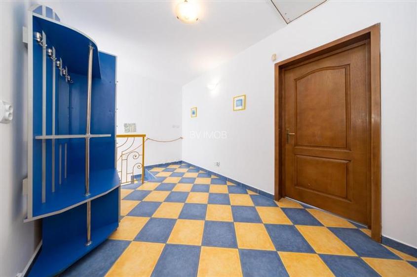 Vanzare casa imbratisata de natura in zona Bunloc, teren 445 mp - 29