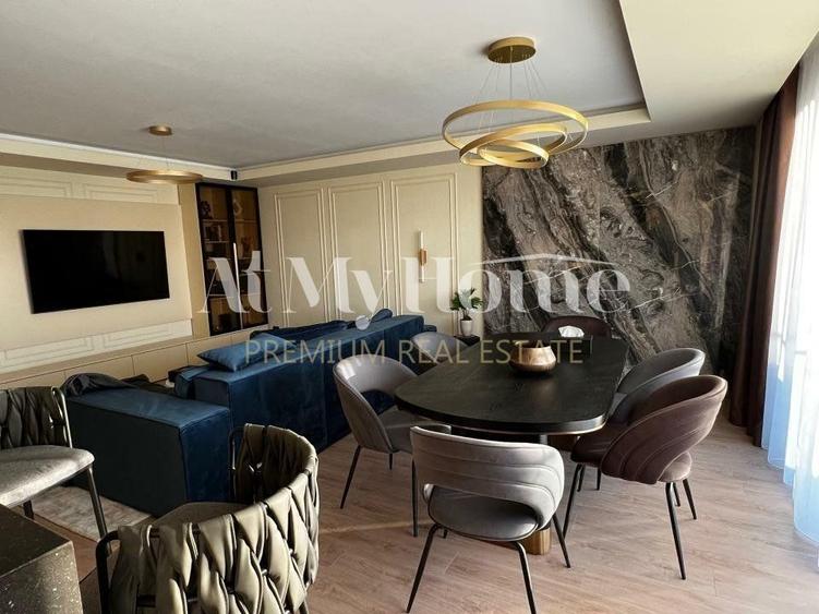 Penthouse Superb 4 camere + birou, terase 56 mp, parcare subterana + boxa
