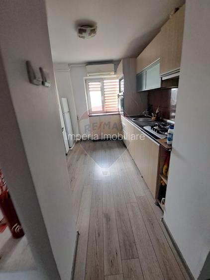 3 camere de închiriat, zona Spitalul Județean - 9