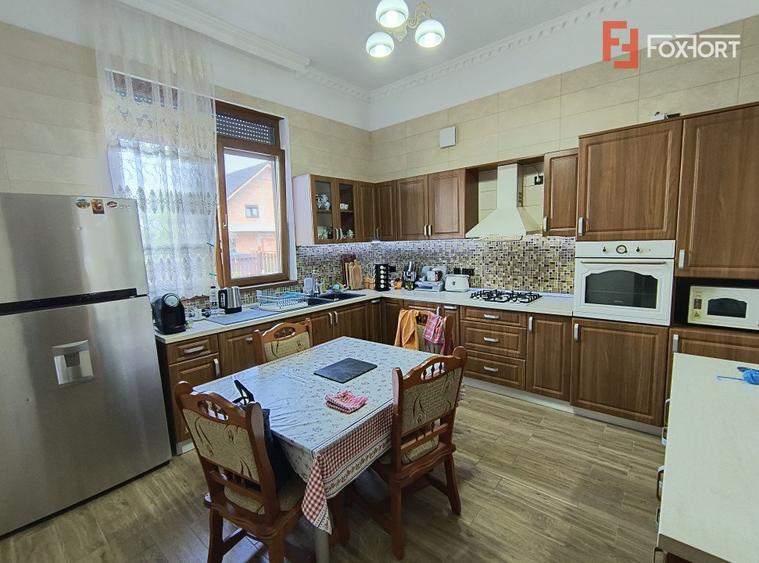 Casa Individuala cu 4 camere, echipata cu panouri, pompa de caldura in zona Sag