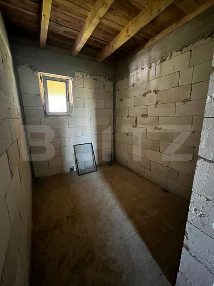 Casa de vanzare, 150 mp, zona Sendreni