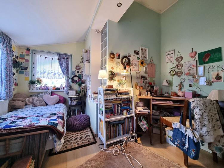 Apartament 3 camere cu curte, zona Rivus