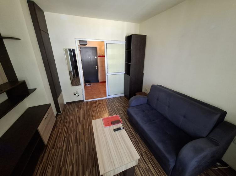 Garsonieră zona Far