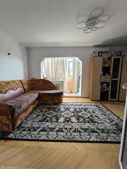 Apartament 3 camere de vânzare – 80 mp, 2 balcoane, 2 băi – Bulevard Poitiers