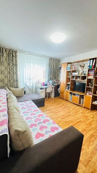 Apartament 2 camere| Etaj 4/4| Necesită renovare| Anvelopat| Parcare