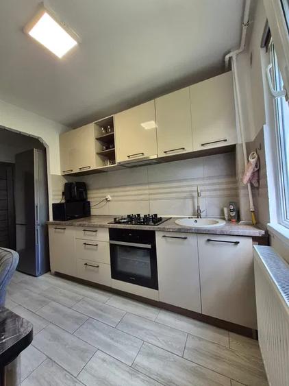 Apartament 3 camere, 61 mp, recent renovat, balcon, zona Grigore Alexandrescu