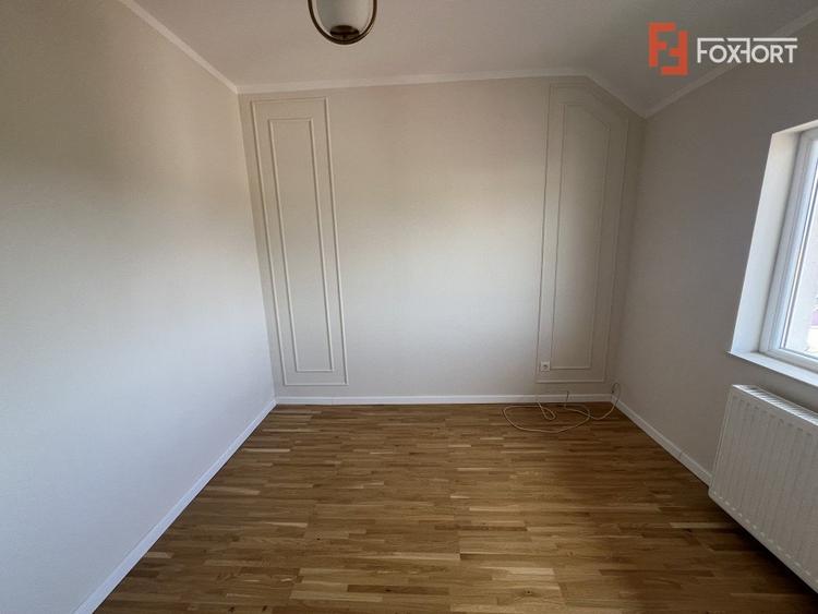 Apartament cu 3 camere, de vanzare, zona Dambovita
