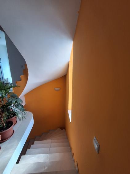 Vila pretabila resedinta proprie/gradinita/after school/birouri(400k plus TVA)