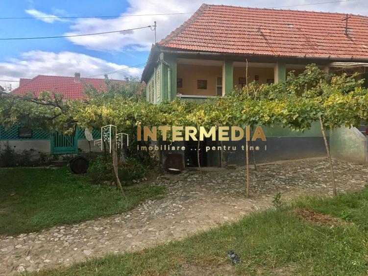 OKAZIE! Casa in Cricau 3 Camere 1300 mp. Curte Teren Fantana Utilitati Asfalt