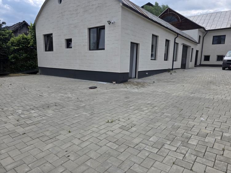 De vanzare hala+teren +2 apartamente la doar 7 km Bistrita
