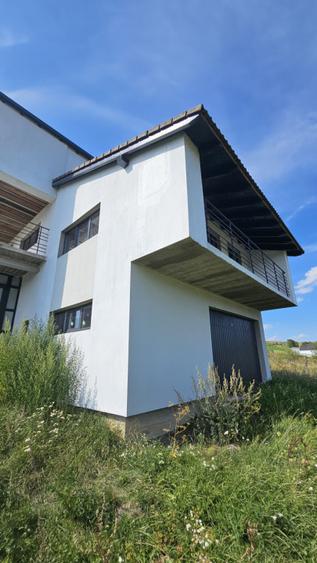 Casa individuala cu 5 camere, 160mp utili, 800mp teren, Chinteni