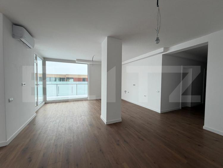 Penthouse de vânzare, 106 mp utili + terasă 66 mp, zona Torontalului