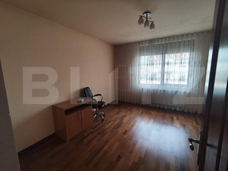 Casa de vanzare P+E si teren de 480 mp in cartierul Iosia, zona Calea Aradului