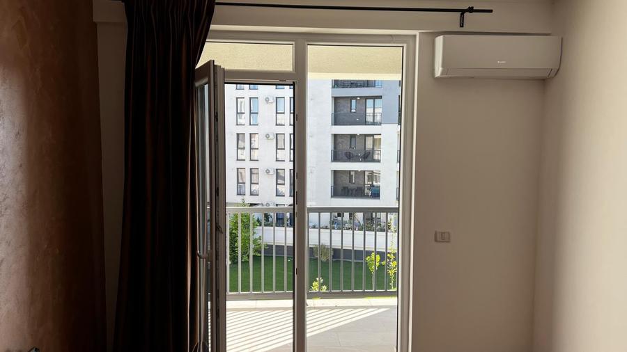 Apartament cu 3 camere, 2 bai si loc de parcare