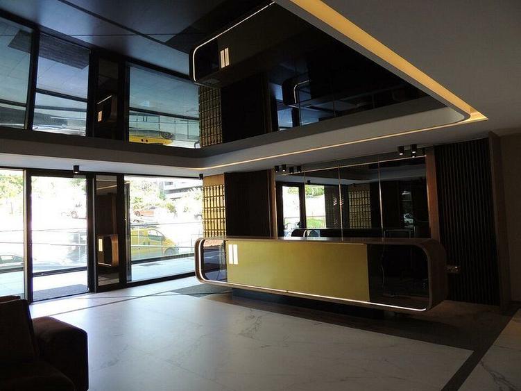 Spatiu comercial/ birouri, cu terasa generoasa, de inchiriat!