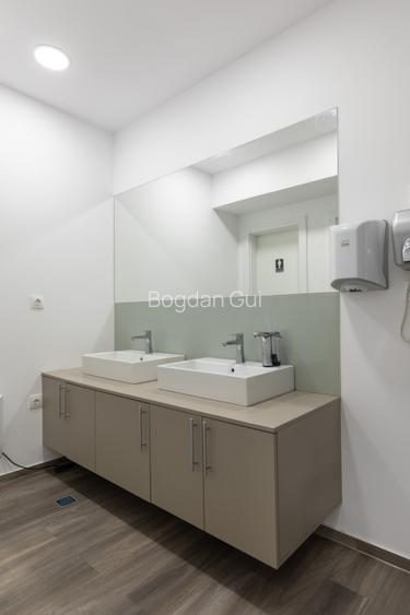 Birou UltraCentral Complet Mobilat si Utilat  - 12