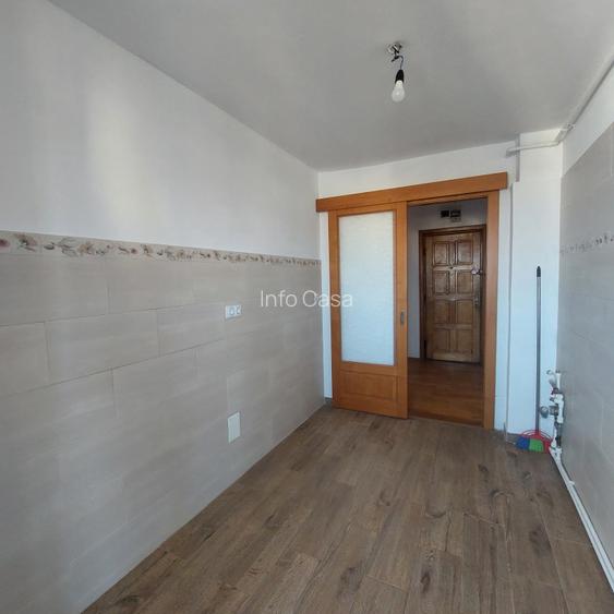 Vand 3 camere decomandat - 9