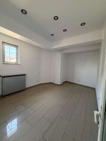 Piata Romana, cladire birouri 2004, 6 camere nemobilate, etaj 4+5/5, fara lift