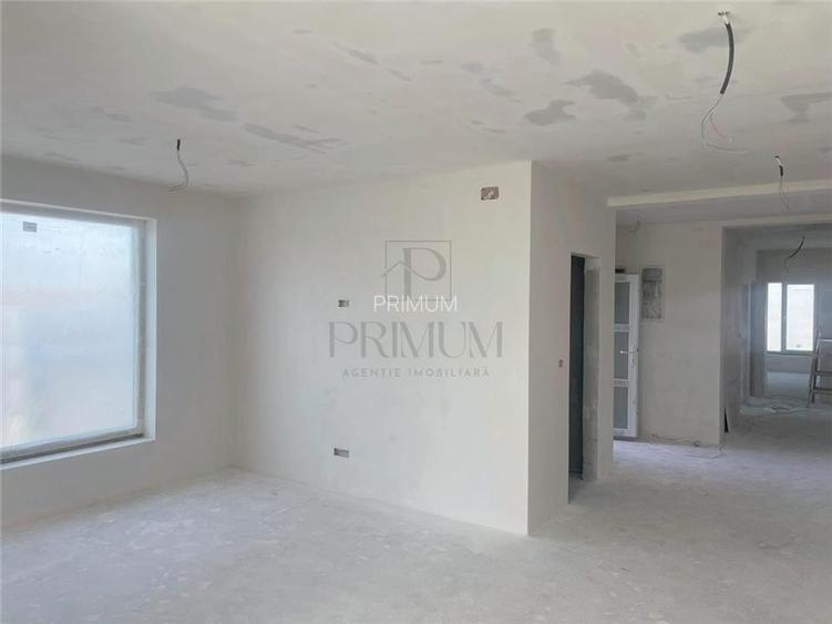 Duplex spatios - 3 dormitoare - asfalt - 415 mp teren - 4