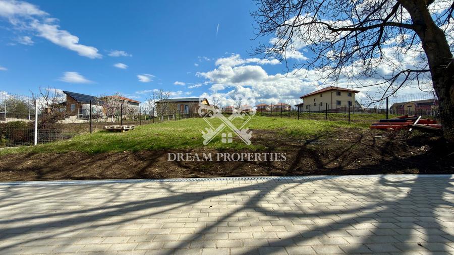 Casă individuală 4 camere, 3 bai, teren 694 mp, zona Criseni Dezmir