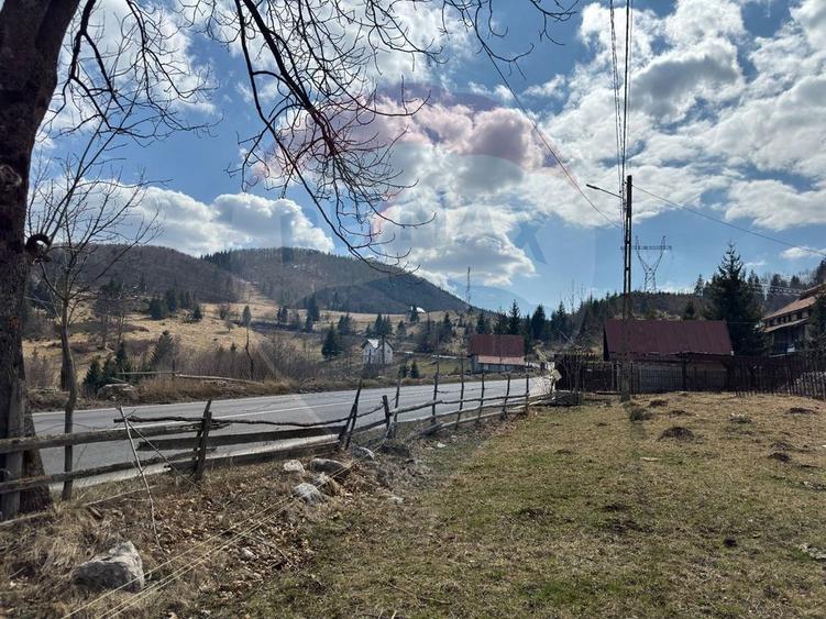 Teren Premium în Fundata: 3,784mp de Priveliște Panoramică