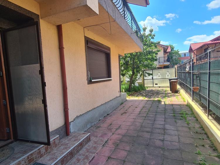 Vila P+1+M zona Militari - Pacii - str. Paralutelor constructie 2007 tip duplex
