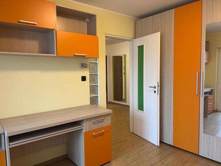 Apartament 2 camere, zona Liceul Auto