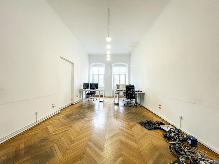 Apartament o camera de vanzare in Centru, Cluj Napoca
